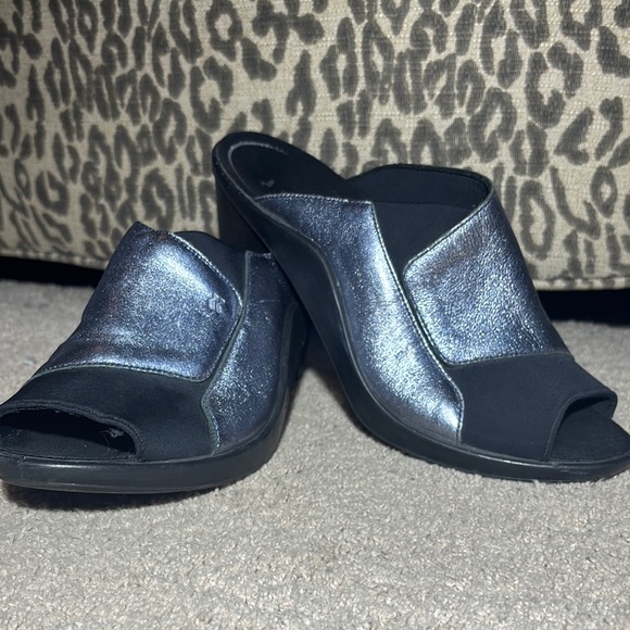 Romika Shoes - Romika Women's 9.5 Black and Silver Slide Sandals comfort walking cushioned heel